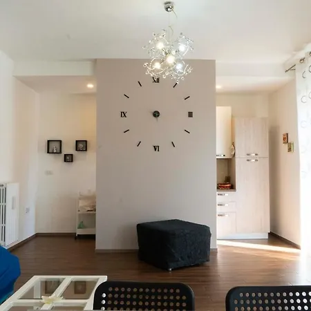 70125 Holiday * Bari