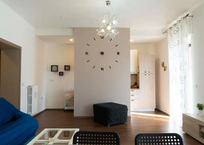 70125 Holiday * Bari